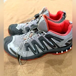 Women’s Salomon XA 3D ultra 2 shoes size 8.5.